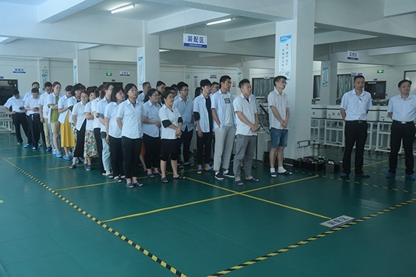 創(chuàng)想全員認(rèn)真學(xué)習(xí) 創(chuàng)想全員認(rèn)真學(xué)習(xí)